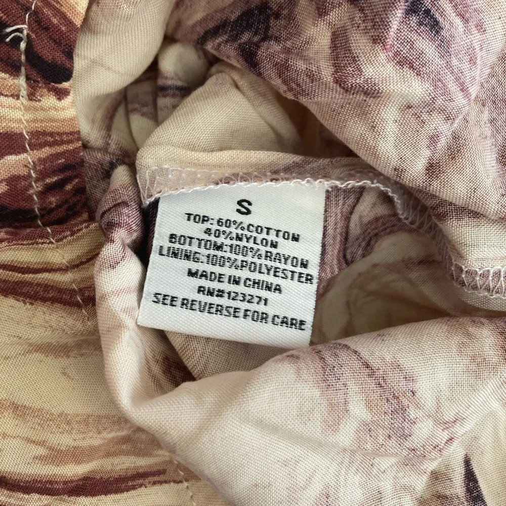 Vine And Valley | NWT Women’s Spaghetti Strap Lace & Marble Print Romper - Picture 6 of 6